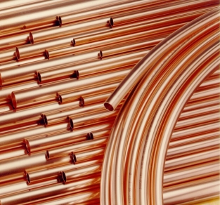 Instalação de tubos de cobre em expansão